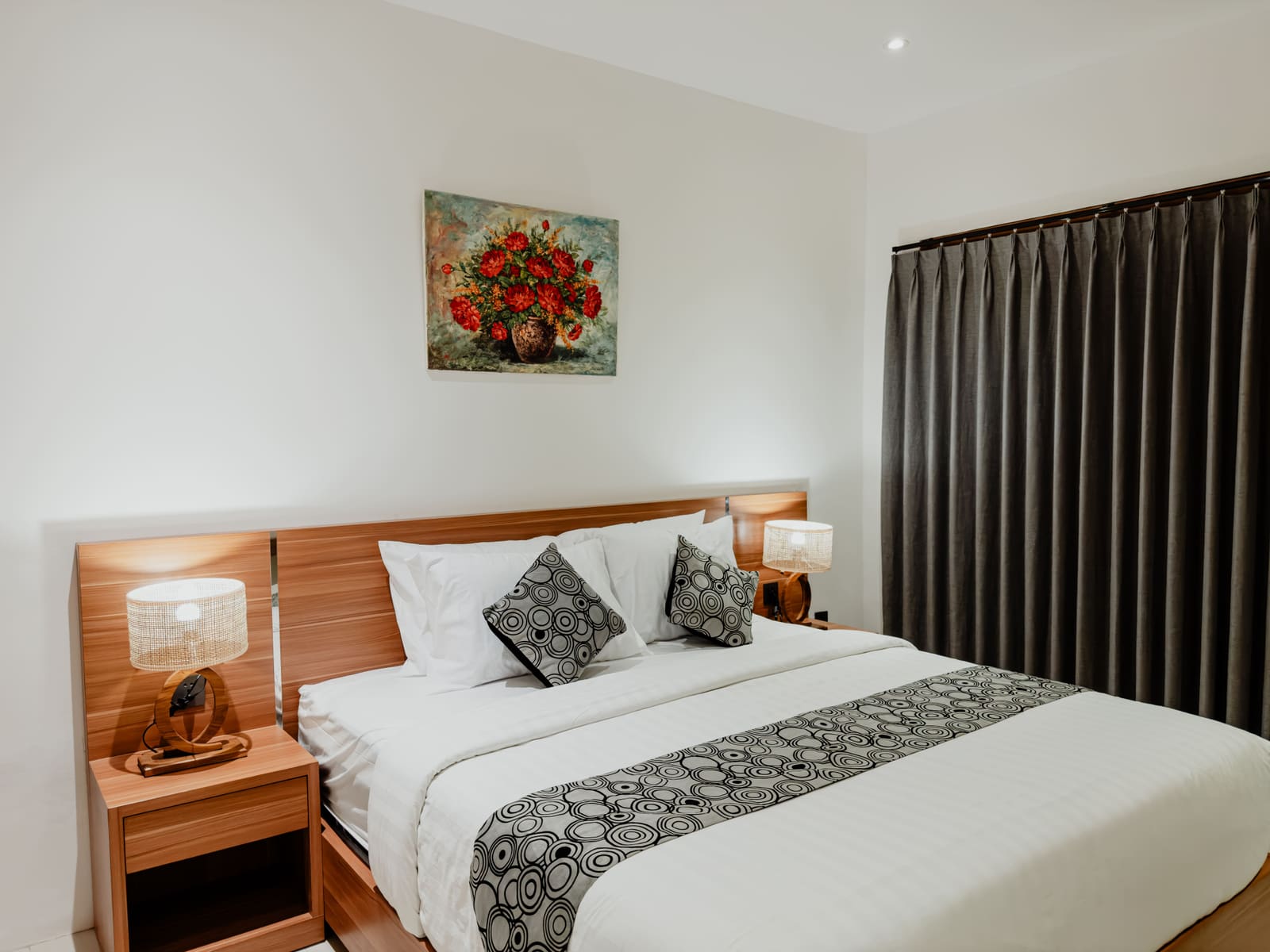 Deluxe Room - Tropical Golden Sunset Light