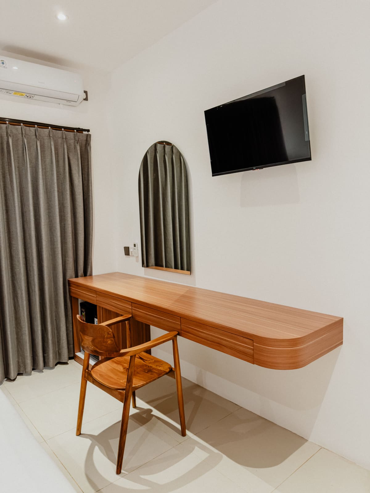 Deluxe Room - Access to Front Terrace