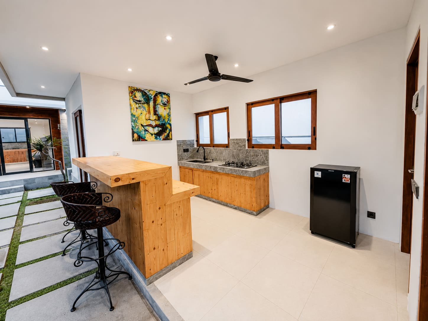 Shared Kitchen - Stove & Cookware