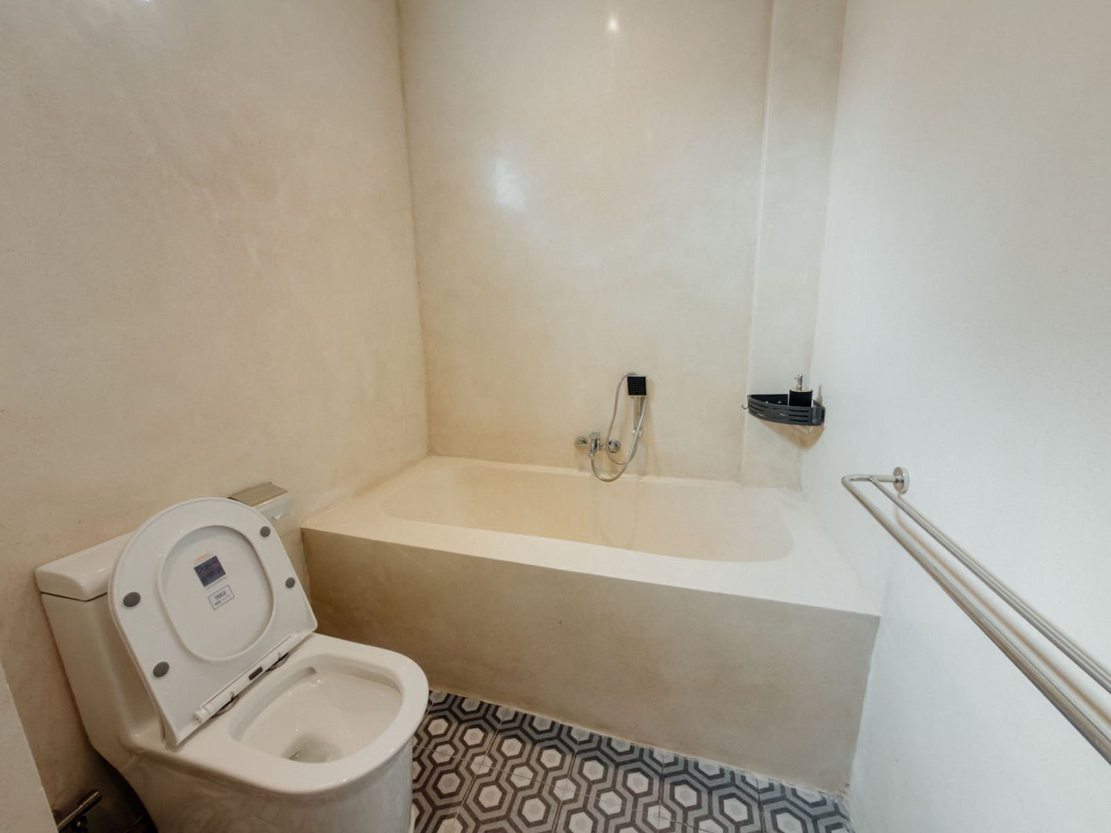 Loft Room - Clean & Premium Bathroom Area
