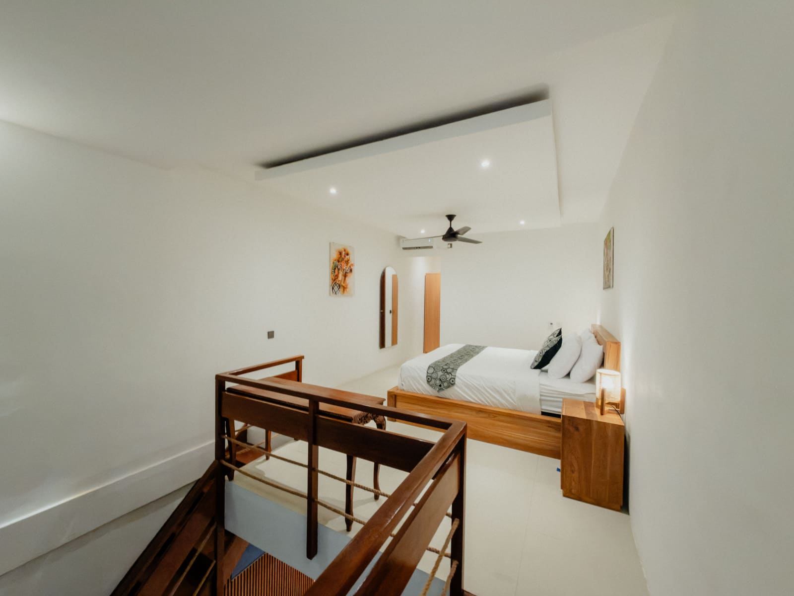Loft Room - Main Bed Detail